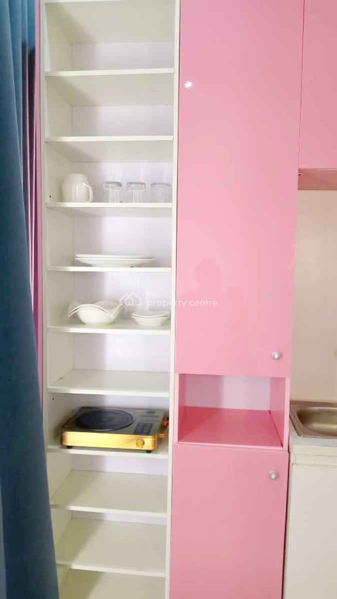 Beautiful Mini Flat, 5 Mins to Cinema & Wildlife, Few Mins 4rm D Beach, Orchid Road, Lekki, Lagos, Mini Flat (room and Parlour) Short Let