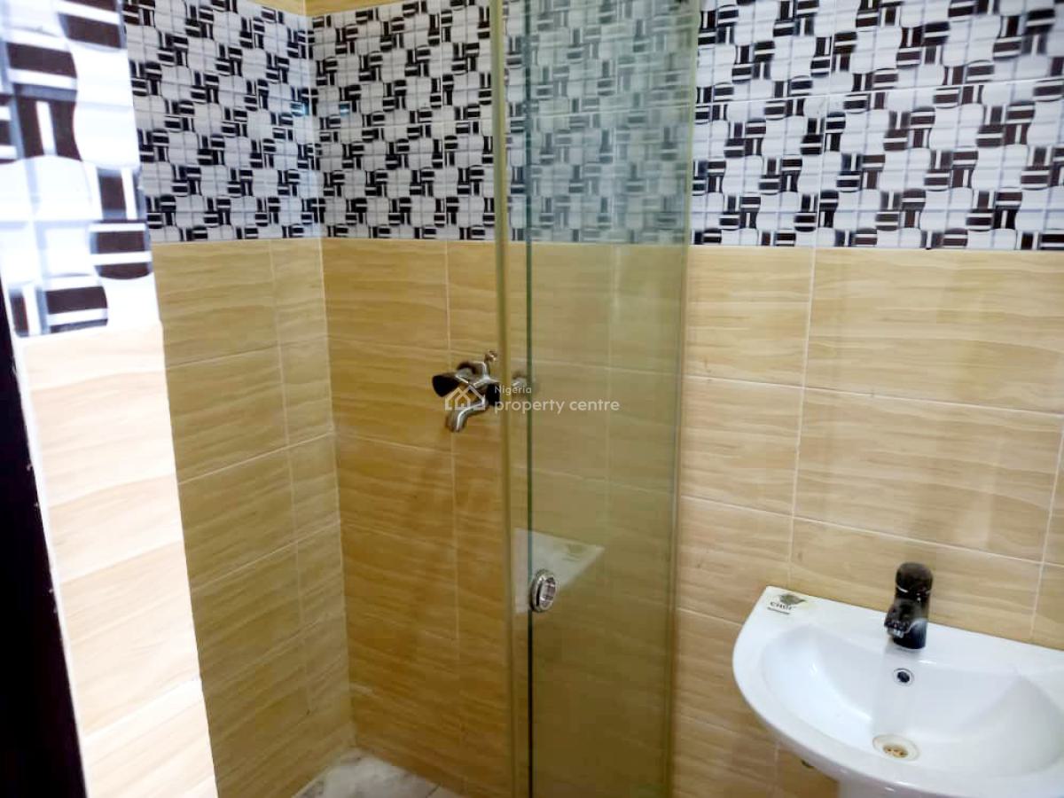 Beautiful Mini Flat, 5 Mins to Cinema & Wildlife, Few Mins 4rm D Beach, Orchid Road, Lekki, Lagos, Mini Flat (room and Parlour) Short Let