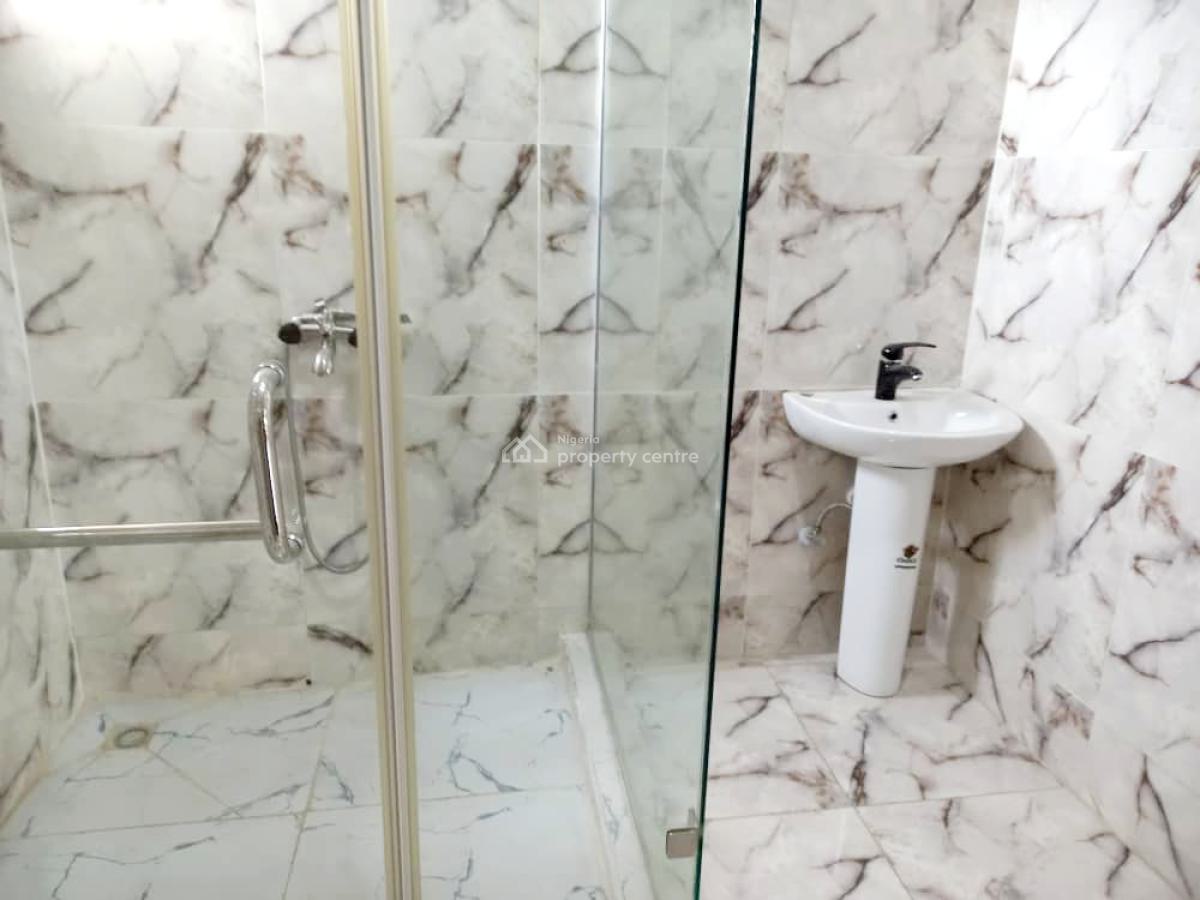 Beautiful Mini Flat, 5 Mins to Cinema & Wildlife, Few Mins 4rm D Beach, Orchid Road, Lekki, Lagos, Mini Flat (room and Parlour) Short Let