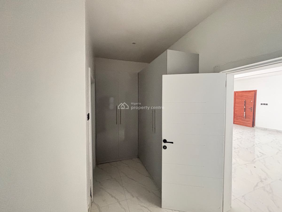 Modern 3 Bedroom Apartment, Off Freedom Way, Lekki Phase 1, Lekki, Lagos, Flat / Apartment for Sale