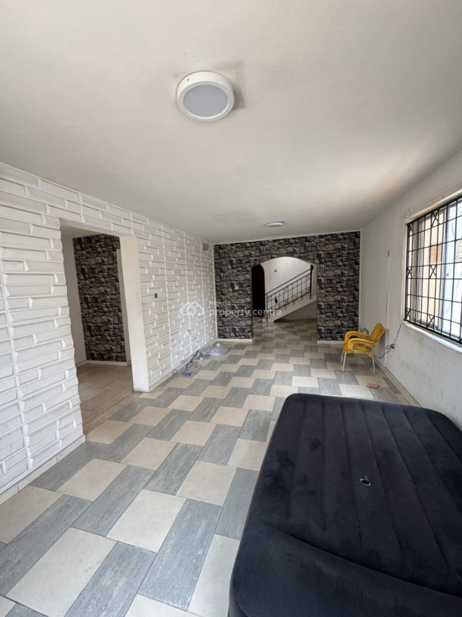 Well Maintained Spacious 4 Bedroom Duplex with Bq, Off Admiralty Way, Lekki Phase 1, Lekki, Lagos, Office Space for Rent