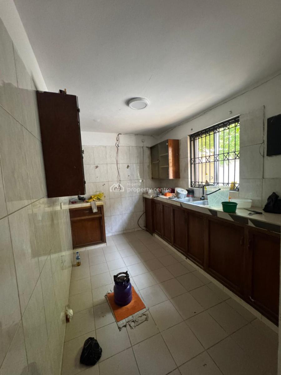 Well Maintained Spacious 4 Bedroom Duplex with Bq, Off Admiralty Way, Lekki Phase 1, Lekki, Lagos, Office Space for Rent