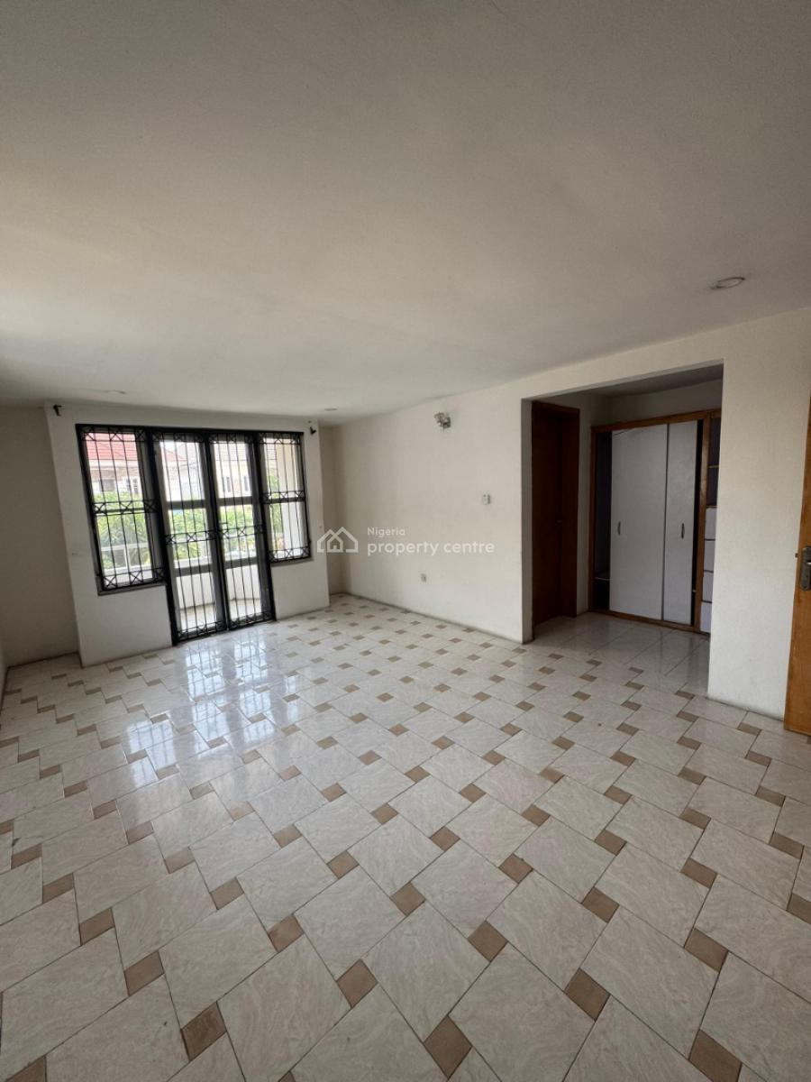 Well Maintained Spacious 4 Bedroom Duplex with Bq, Off Admiralty Way, Lekki Phase 1, Lekki, Lagos, Office Space for Rent