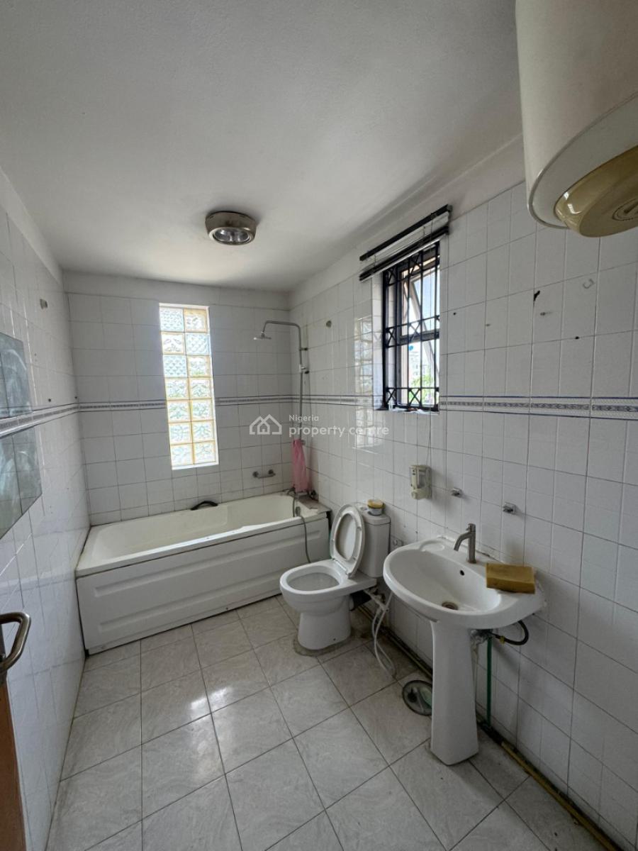 Well Maintained Spacious 4 Bedroom Duplex with Bq, Off Admiralty Way, Lekki Phase 1, Lekki, Lagos, Office Space for Rent