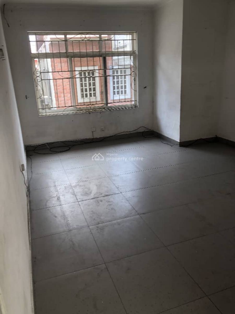 5 Bedroom Semi Detached House with Bq, Off Bisola Durosinmi Etti Drive, Lekki Phase 1, Lekki, Lagos, Semi-detached Duplex for Rent