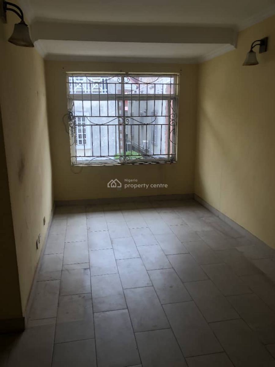 5 Bedroom Semi Detached House with Bq, Off Bisola Durosinmi Etti Drive, Lekki Phase 1, Lekki, Lagos, Semi-detached Duplex for Rent