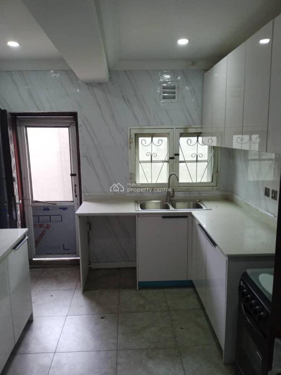 4- Units of 3 Bedroom Apartment All Rooms En-suite, Lekki Phase 1, Lekki, Lagos, Flat / Apartment for Rent