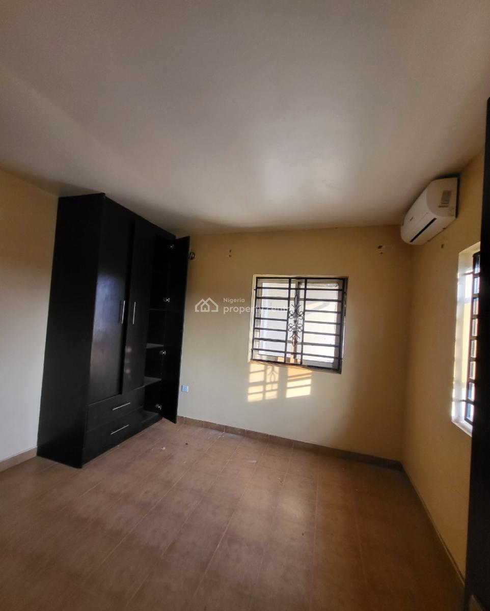 Luxurious Massive 4 Bedroom Terrace Duplex with Bq, By Old Secretariat, Garki, Abuja, Flat / Apartment for Rent