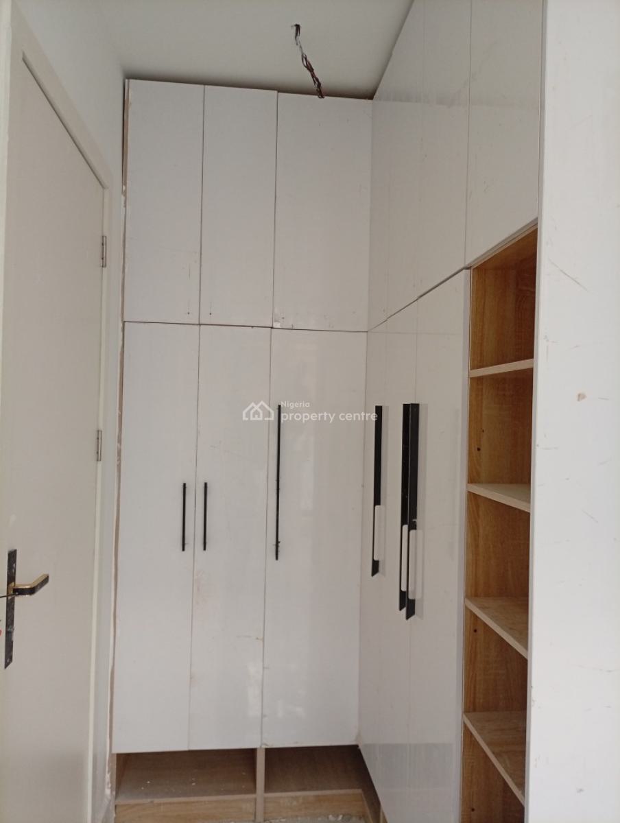 2 Bedroom Apartment, Lekki Phase 1, Lekki, Lagos, Flat / Apartment for Sale