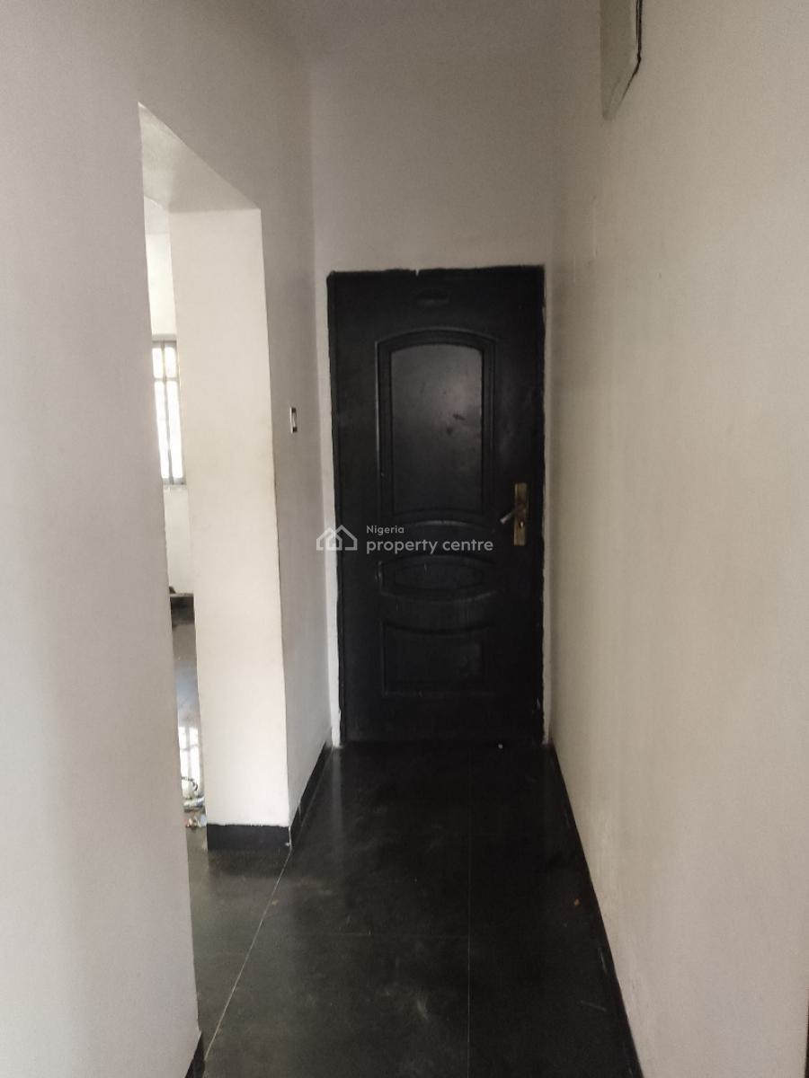 Spacious and Very Neat 2 Bedroom, Off Mobile Road, Ilaje, Ajah, Lagos, Flat / Apartment for Rent
