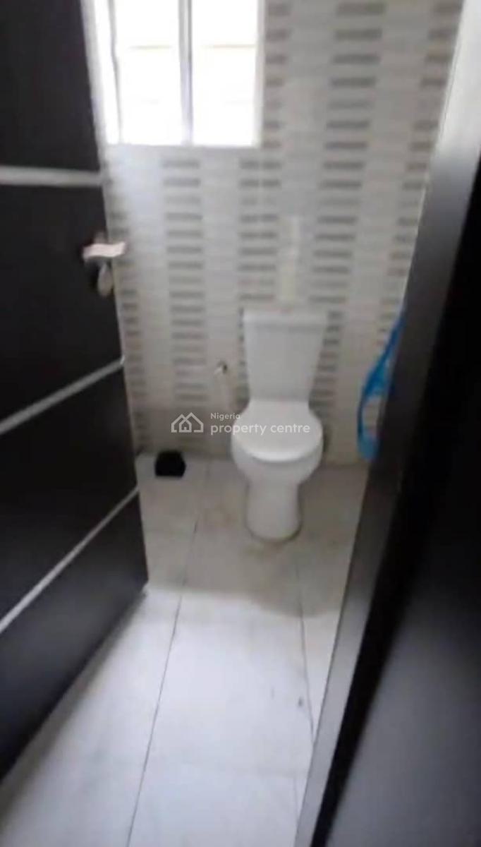 an Open Plan Office Space, Fadeyi, Ikorodu Road, Ikorodu, Lagos, Office Space for Rent
