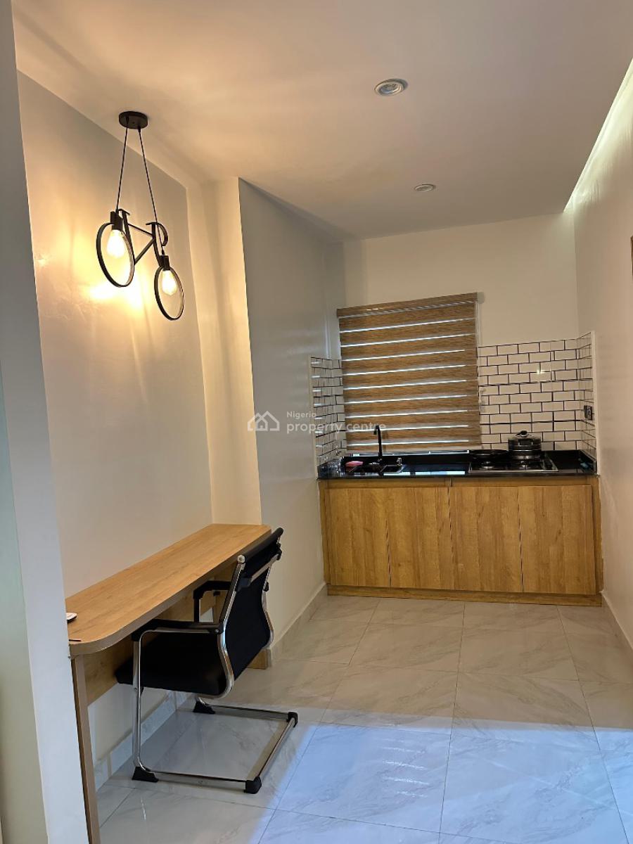 1 Bedroom Condo with Study, 3 Sorotona Close, Wuse 2, Abuja, Mini Flat (room and Parlour) Short Let