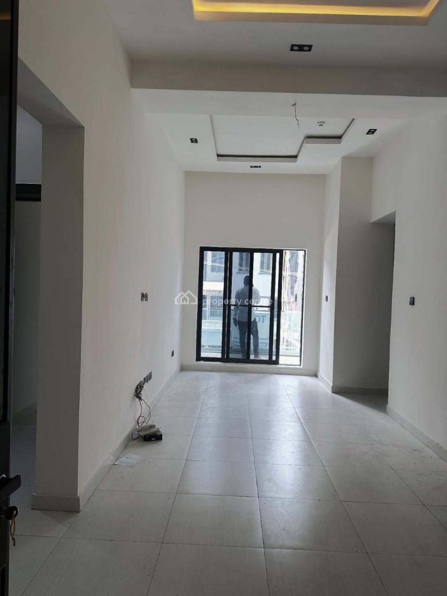 Fully Serviced 2-bedroom Flat with Bq, Gym & Elevator, Lekki Phase 1, Lekki, Lagos, Flat / Apartment for Rent