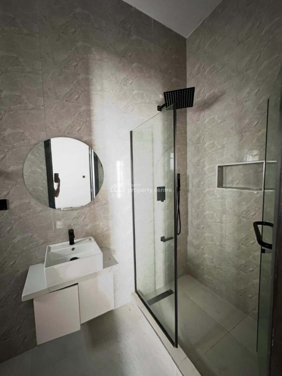 Fully Serviced 2 Bedrooms Flat with Bq, Gym & Elevator, Lekki Phase 1, Lekki, Lagos, Flat / Apartment for Rent