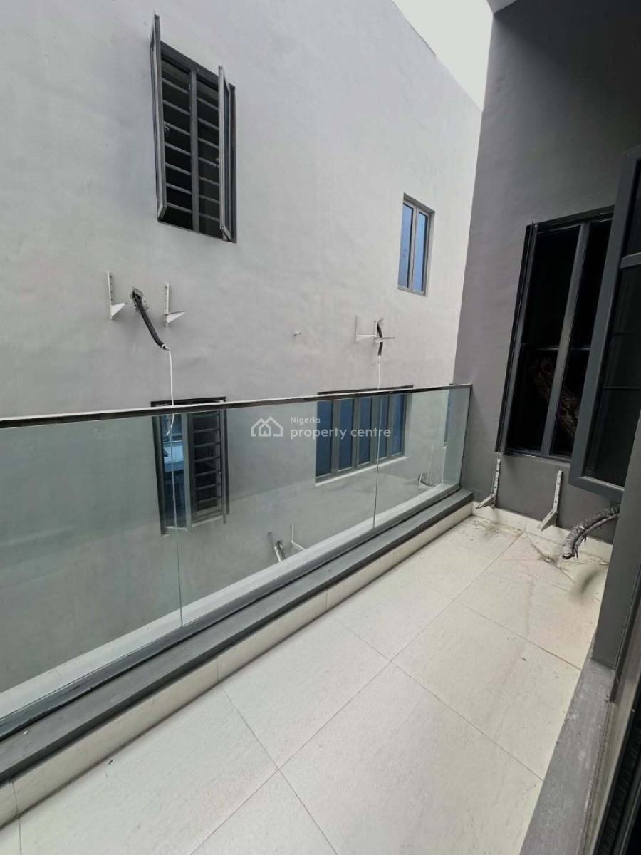 Fully Serviced 2 Bedrooms Flat with Bq, Gym & Elevator, Lekki Phase 1, Lekki, Lagos, Flat / Apartment for Rent