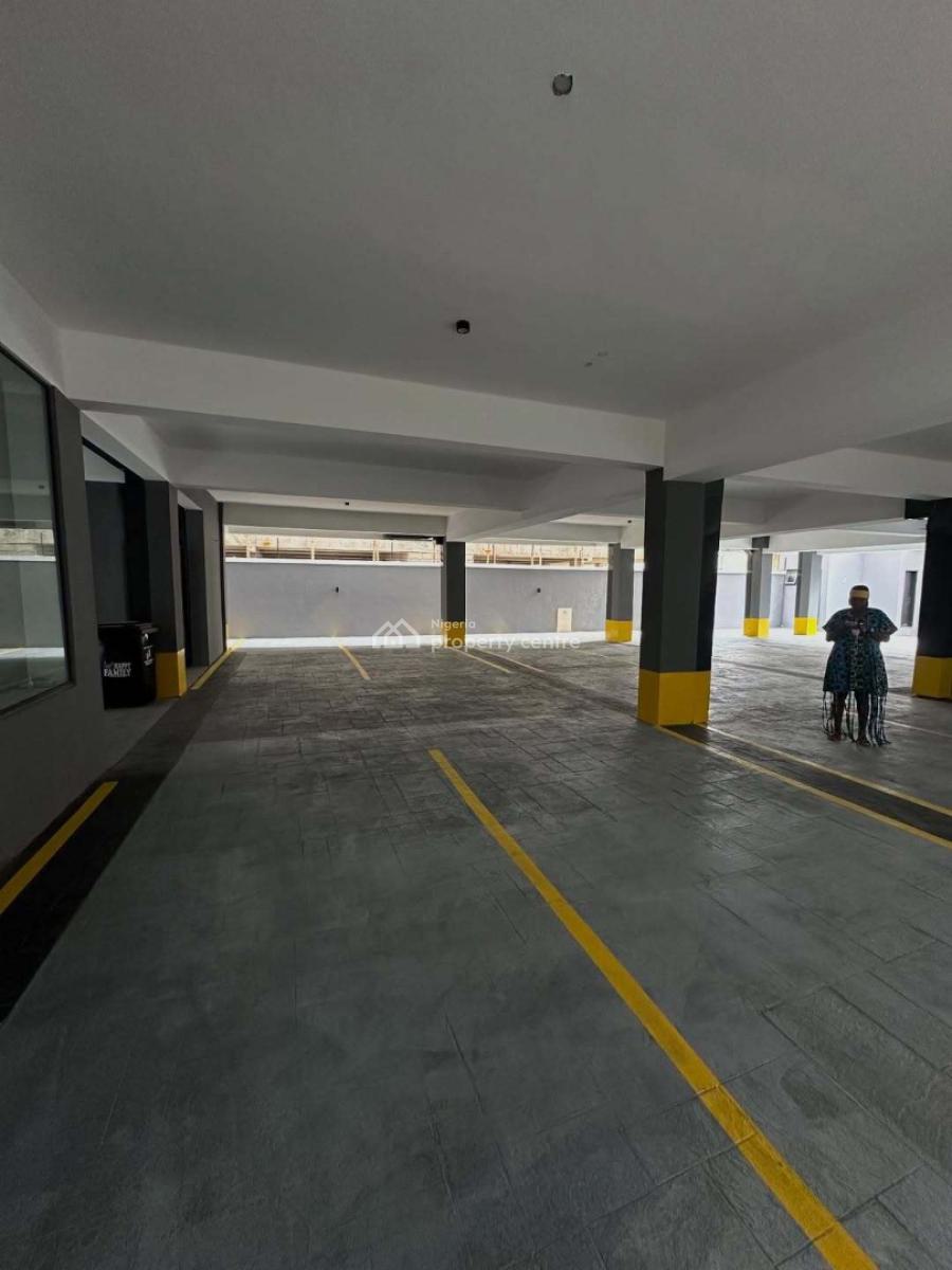 Fully Serviced 2 Bedrooms Flat with Bq, Gym & Elevator, Lekki Phase 1, Lekki, Lagos, Flat / Apartment for Rent