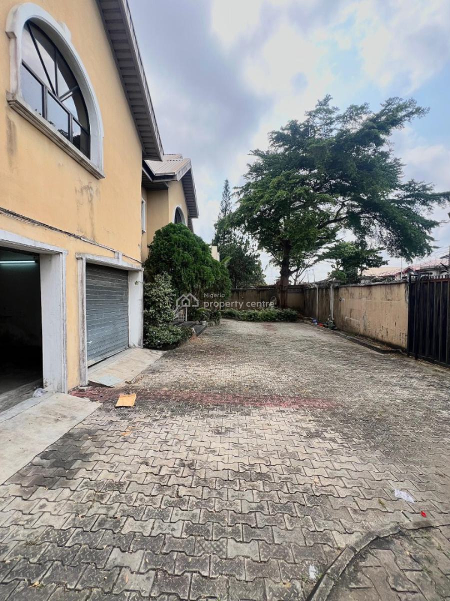 Spacious 5 Bedroom Fully Detached House with 2 Rooms Bq., Lekki Phase 1, Lekki, Lagos, Detached Duplex for Rent