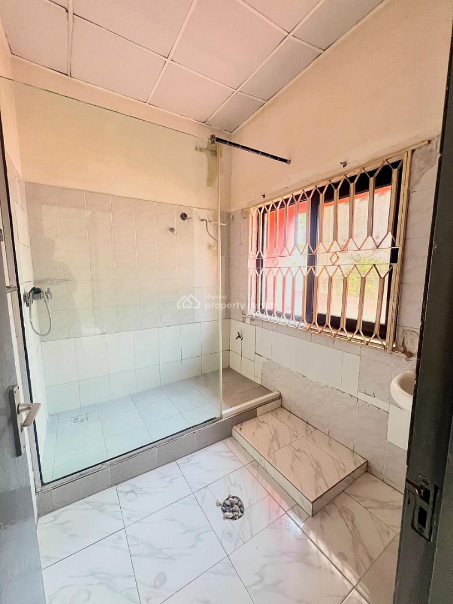 Self-compound 5 Bedroom Semi-detached House with 4 Rooms Bq., Lekki Phase 1, Lekki, Lagos, Semi-detached Duplex for Sale