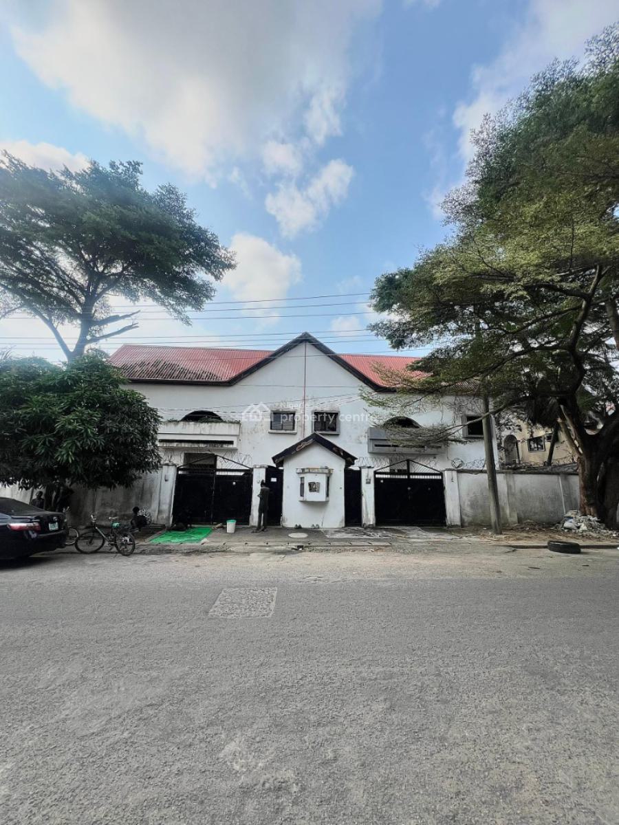 Self-compound 5 Bedroom Semi-detached House with 4 Rooms Bq., Lekki Phase 1, Lekki, Lagos, Semi-detached Duplex for Sale