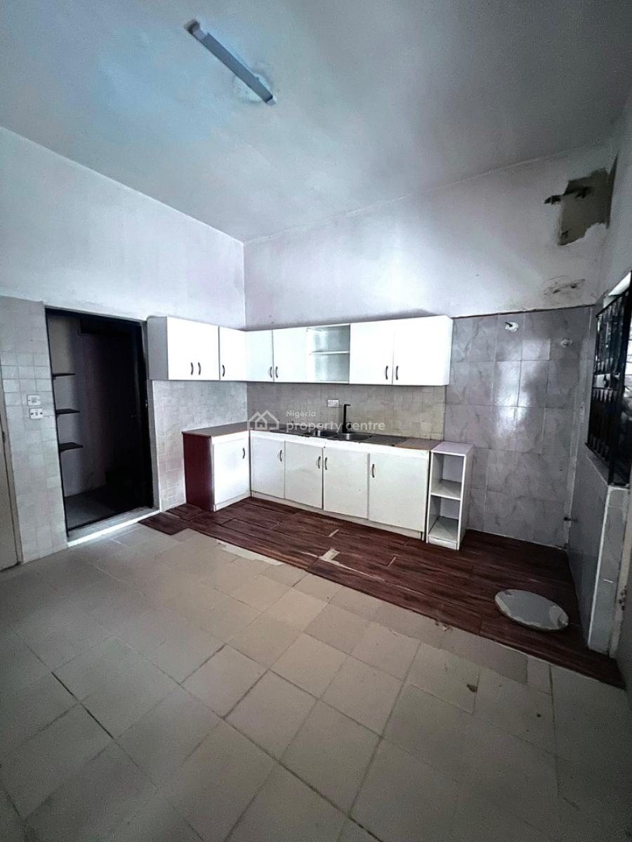 Self-compound 5 Bedroom Semi-detached House with 4 Rooms Bq., Lekki Phase 1, Lekki, Lagos, Semi-detached Duplex for Sale