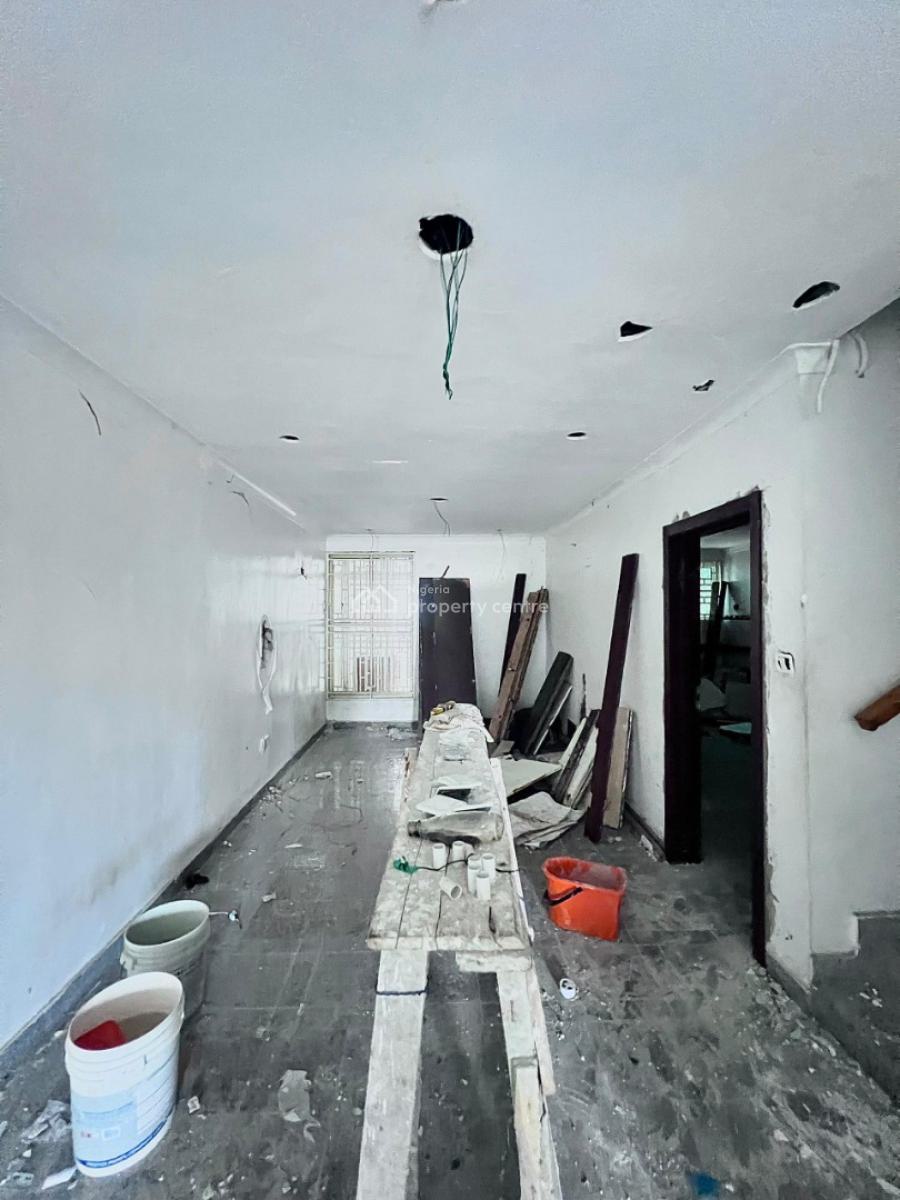 Spacious 5 Bedroom Self-compound Terrace with Bq in a Prime Location., Lekki Phase 1, Lekki, Lagos, Detached Duplex for Rent
