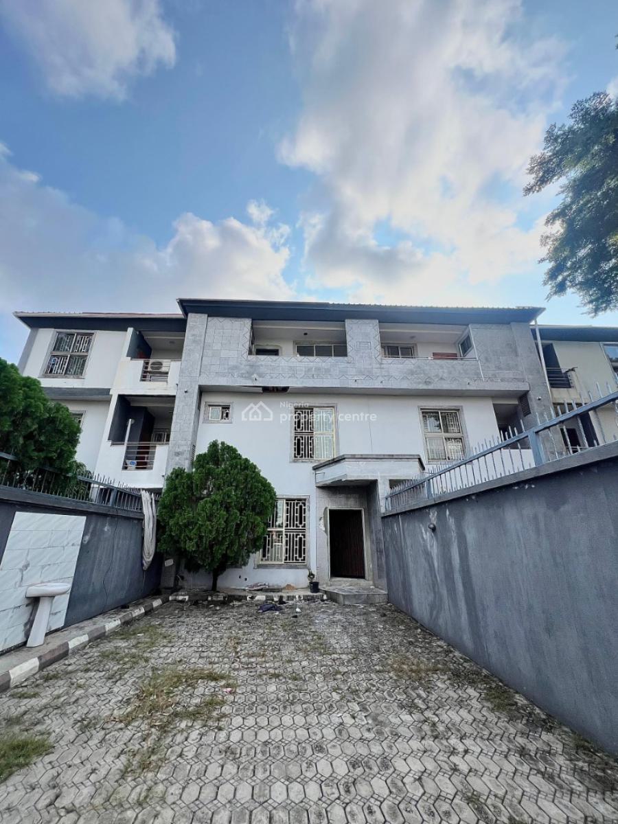 Spacious 5 Bedroom Self-compound Terrace with Bq in a Prime Location., Lekki Phase 1, Lekki, Lagos, Detached Duplex for Rent