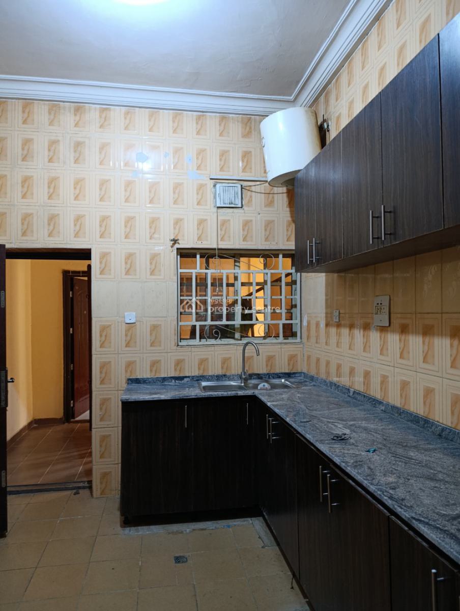 Neat 3 Bedroom Flat with Bq, Acs and Gen., Utako, Abuja, Flat / Apartment for Rent