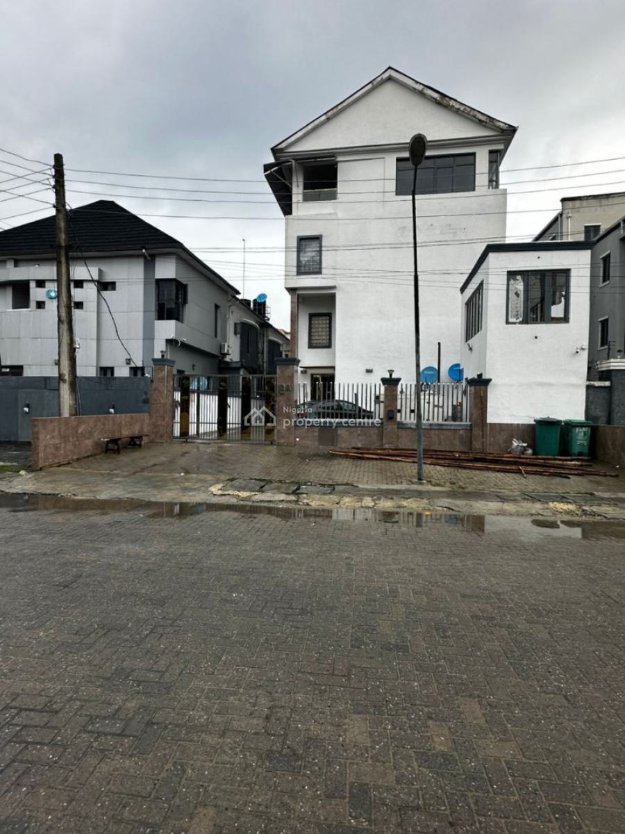 a 4-floor 26-room Commercial Building, Lekki Phase 1, Lekki, Lagos, Commercial Property for Sale