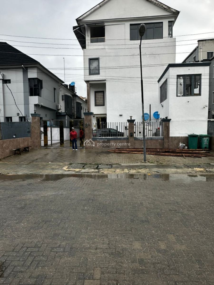 a 4-floor 26-room Commercial Building, Lekki Phase 1, Lekki, Lagos, Commercial Property for Sale
