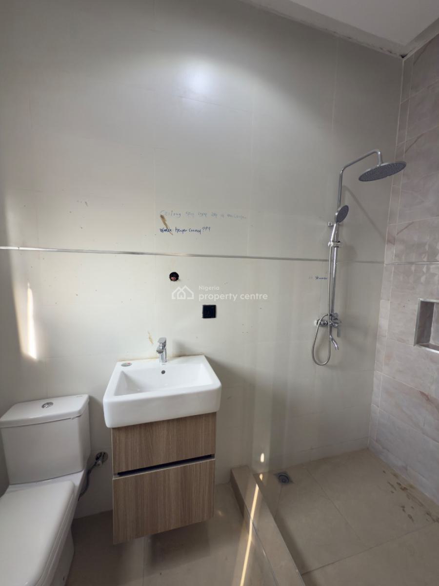 Luxury 3 Bedroom Apartment with Swimming Pool and Gym, Guzape District, Abuja, Flat / Apartment for Sale