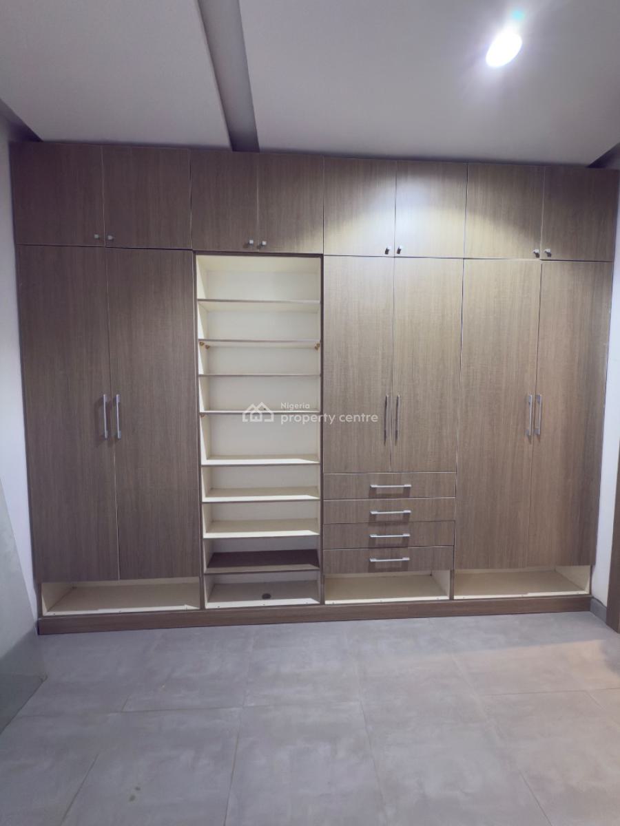 Luxury 3 Bedroom Apartment with Swimming Pool and Gym, Guzape District, Abuja, Flat / Apartment for Sale