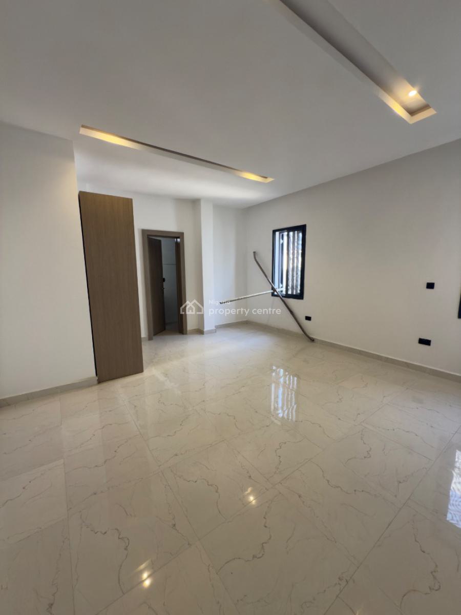Luxury 3 Bedroom Apartment with Swimming Pool and Gym, Guzape District, Abuja, Flat / Apartment for Sale