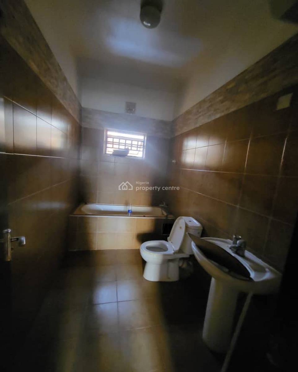 ️   *luxury Serviced 4 Bedroom Terrace Duplex with Bq Tarred, By Old Secteriate, Garki, Abuja, Terraced Duplex for Rent