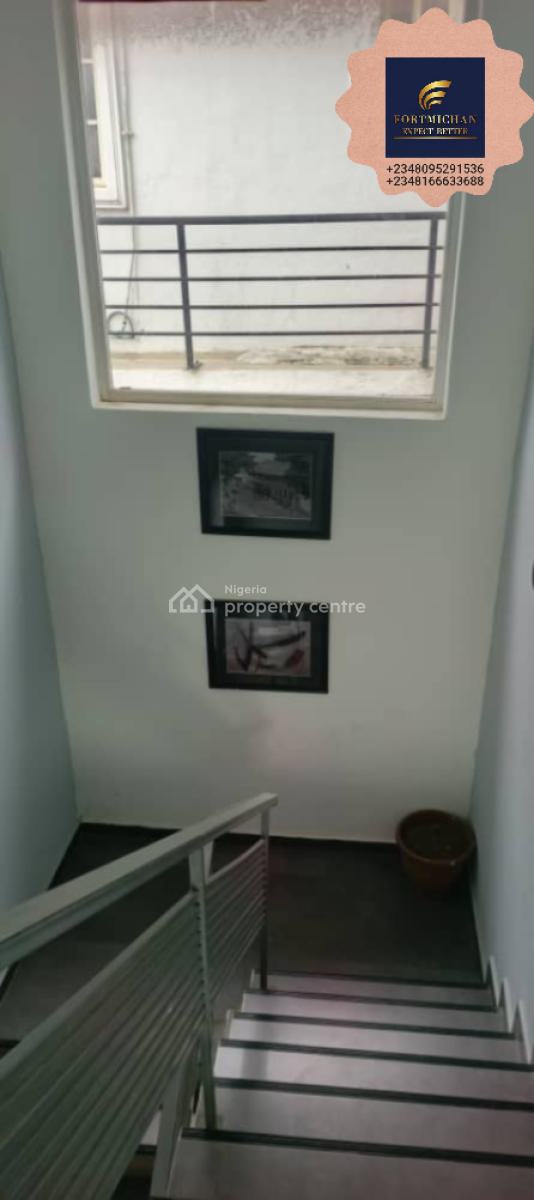 Commercial 2-storey Office Building, Right, Lekki Phase 1, Lekki, Lagos, Office Space for Rent