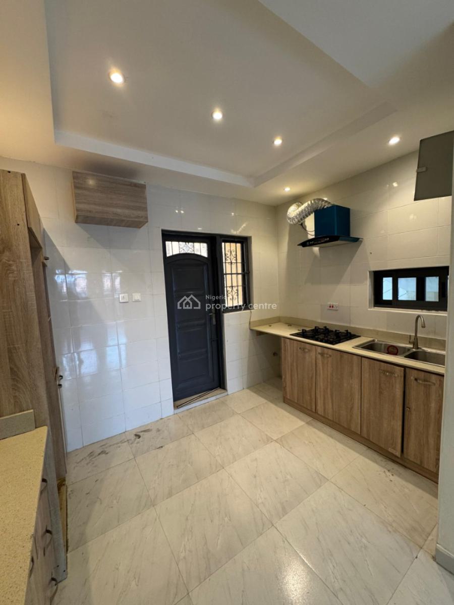 Well Maintained Spacious 2 Bedrooms Apartment, Ikate, Lekki, Lagos, Flat / Apartment for Rent