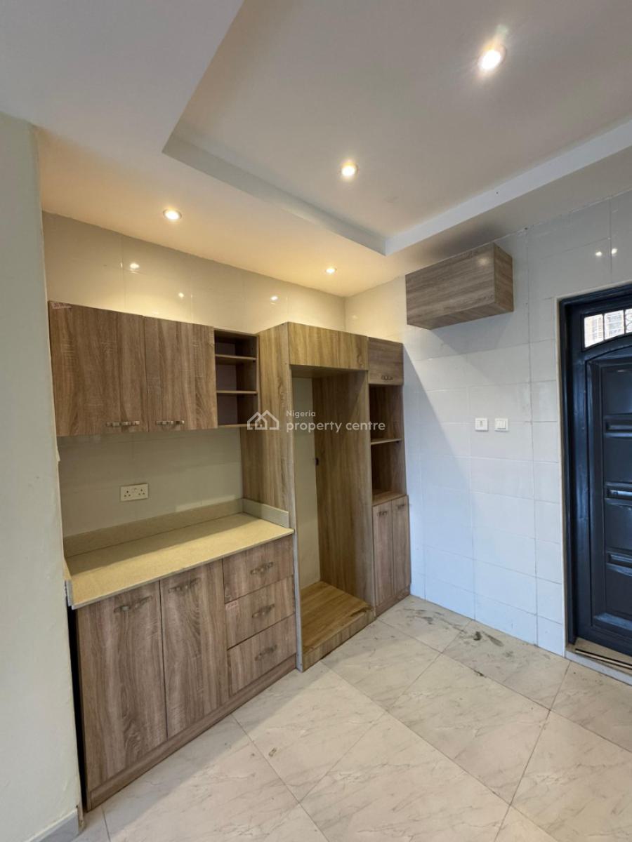 Well Maintained Spacious 2 Bedrooms Apartment, Ikate, Lekki, Lagos, Flat / Apartment for Rent