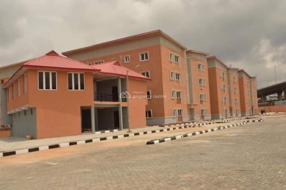 2bedroom Apartment Ground Floor, Fashola Estate Iponri Surulere, Surulere, Lagos, Flat / Apartment for Sale