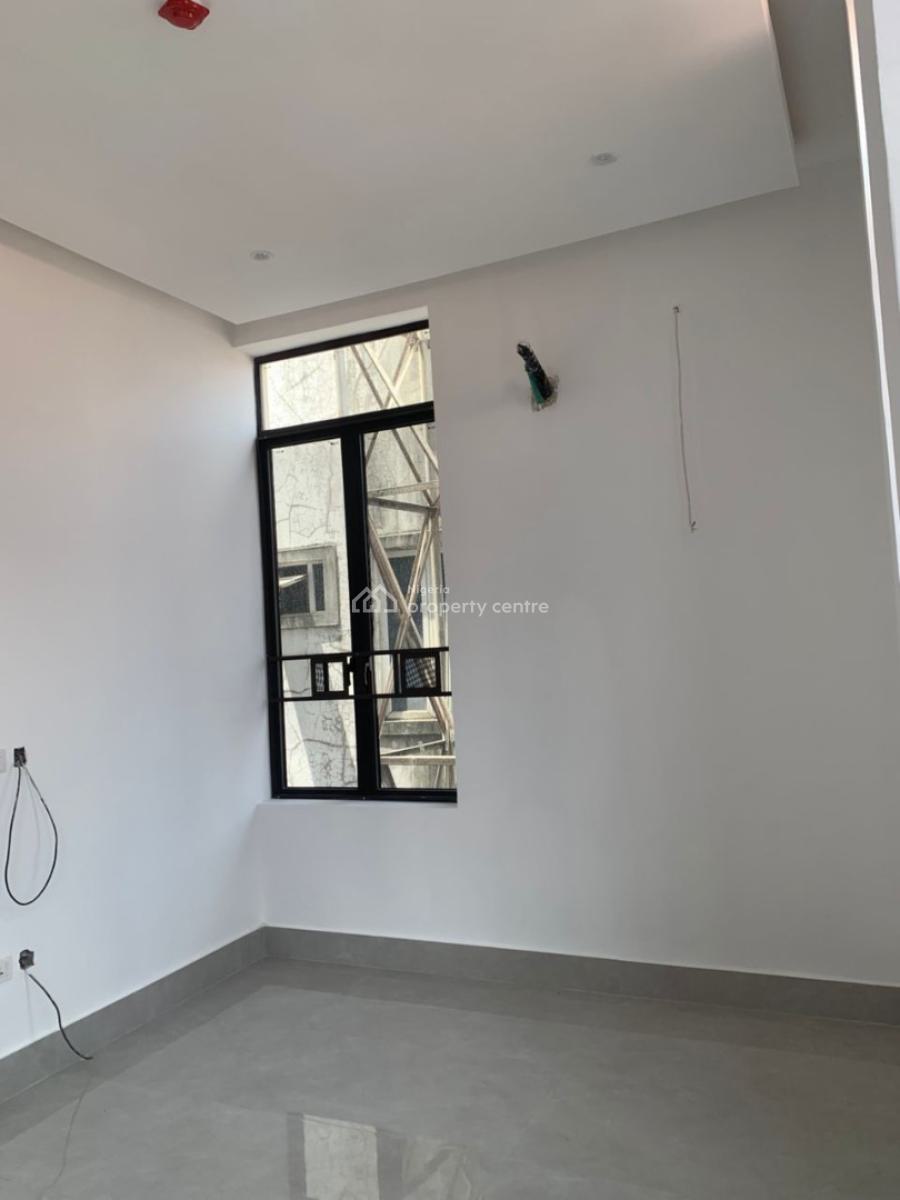 3 Bedroom Apartment with Gym & Swimming Pool, Lekki Phase 1, Lekki, Lagos, Flat / Apartment for Rent