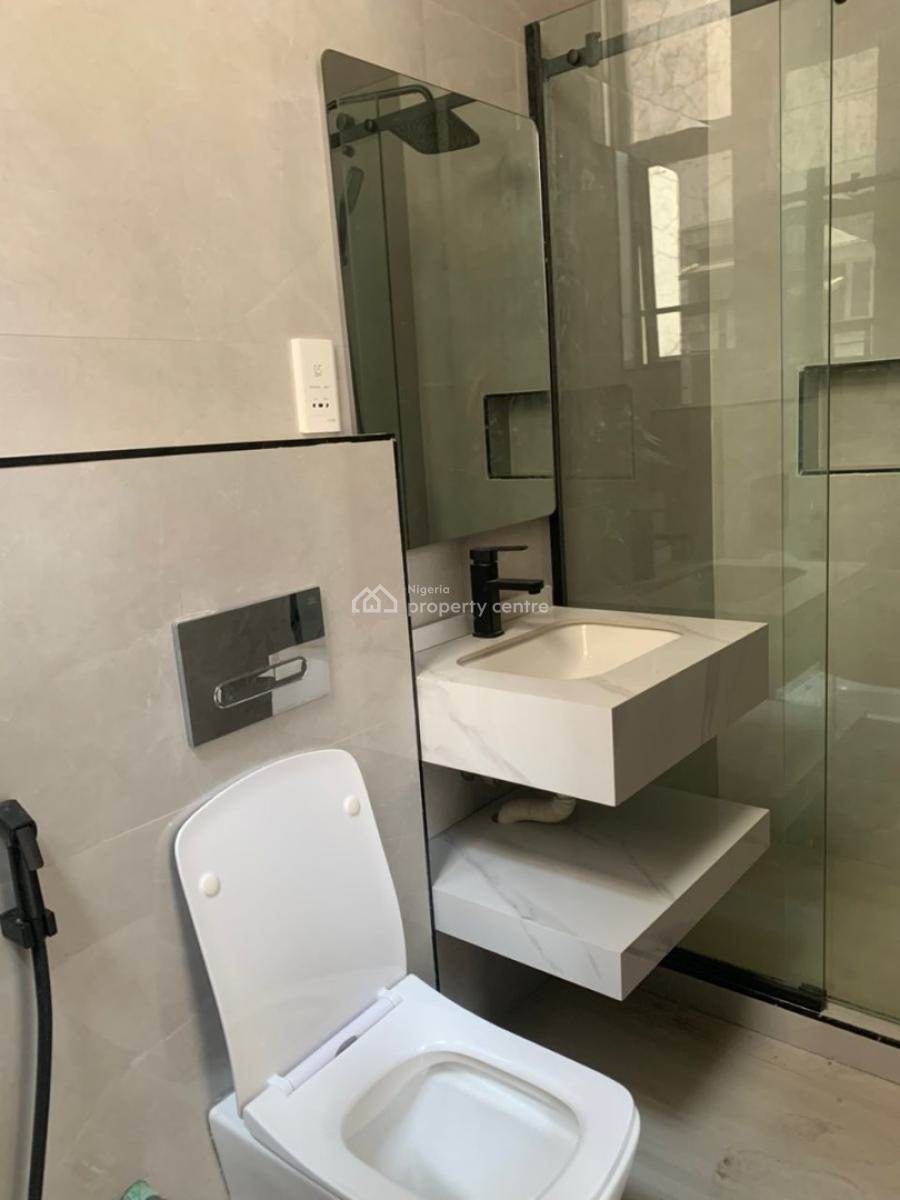 3 Bedroom Apartment with Gym & Swimming Pool, Lekki Phase 1, Lekki, Lagos, Flat / Apartment for Rent