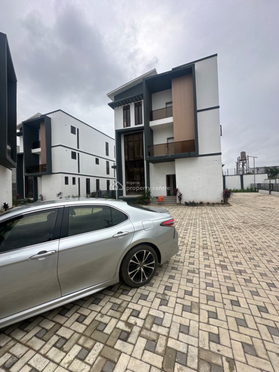 6 Bedrooms Detached Duplex with 2 Living Rooms and Bq, Mabushi, Abuja, Detached Duplex for Sale