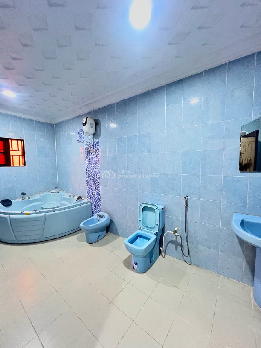 Very Spacious 6 Bedroom Self Compound Semi Detached House with Bq, Off Admiralty Way, Lekki Phase 1, Lekki, Lagos, Semi-detached Duplex for Rent