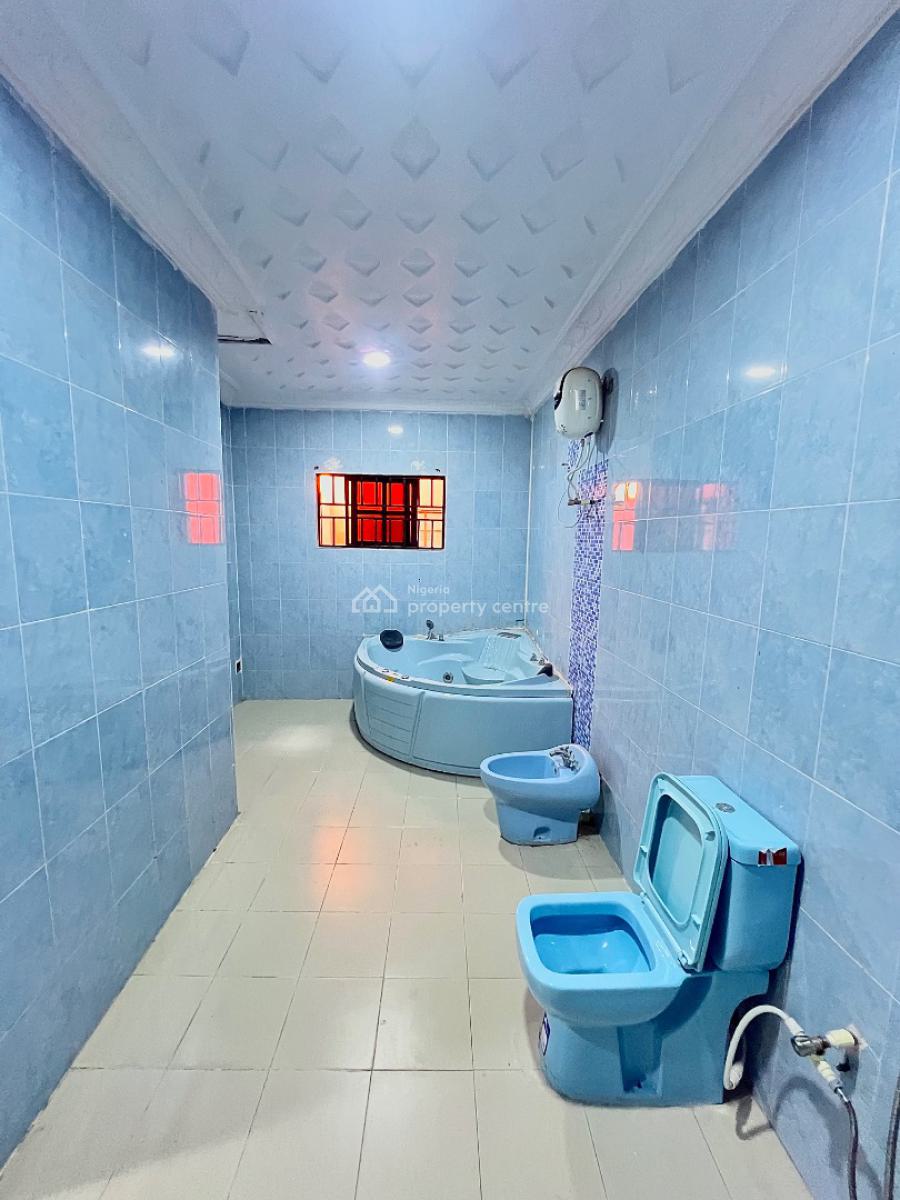 Very Spacious 6 Bedroom Self Compound Semi Detached House with Bq, Off Admiralty Way, Lekki Phase 1, Lekki, Lagos, Semi-detached Duplex for Rent