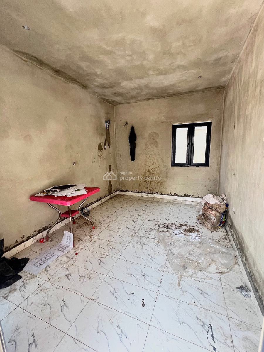 Luxury & Very Spacious 2 Bedroom Penthouse with Elevator, Gym $ Pool, Off Admiralty Way, Lekki Phase 1, Lekki Phase 1, Lekki, Lagos, Flat / Apartment for Rent
