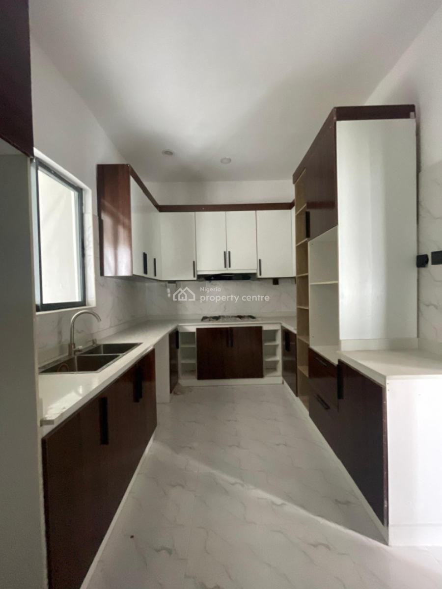 Affordable 2 Bedroom Apartment W/ Gym, Pool Suitable for Investment, Lekki Phase 1, Lekki, Lagos, Flat / Apartment for Sale
