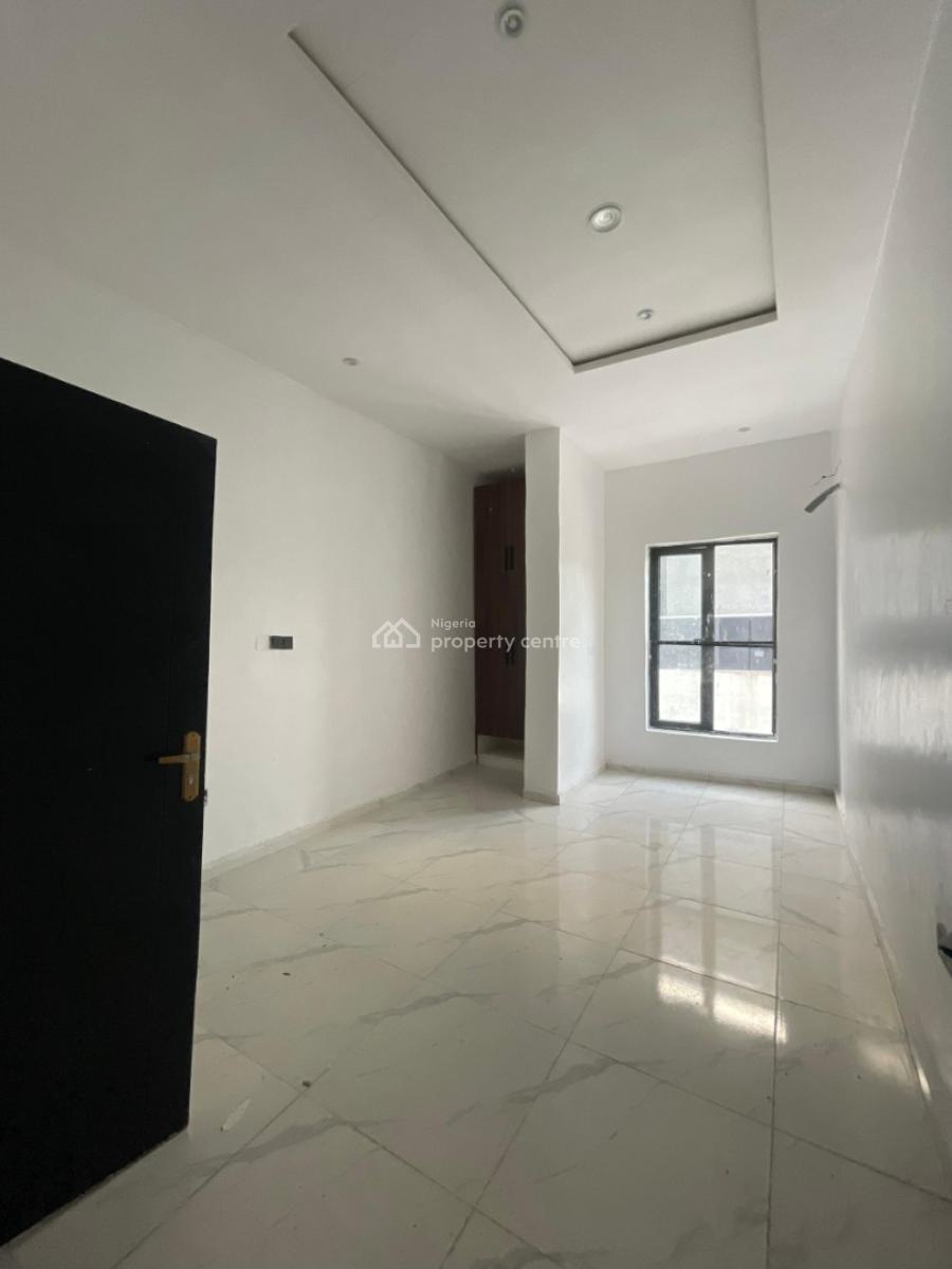 Affordable 2 Bedroom Apartment W/ Gym, Pool Suitable for Investment, Lekki Phase 1, Lekki, Lagos, Flat / Apartment for Sale