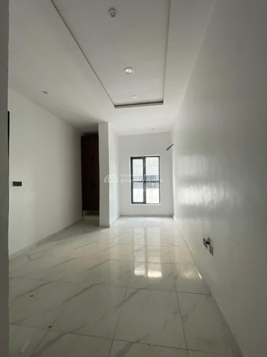 Affordable 2 Bedroom Apartment W/ Gym, Pool Suitable for Investment, Lekki Phase 1, Lekki, Lagos, Flat / Apartment for Sale
