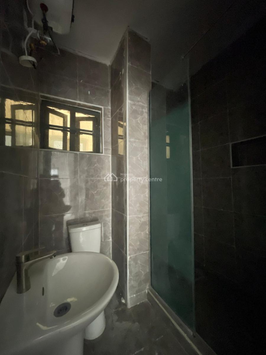 Affordable 2 Bedroom Apartment W/ Gym, Pool Suitable for Investment, Lekki Phase 1, Lekki, Lagos, Flat / Apartment for Sale