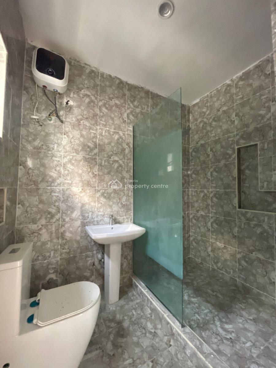 Affordable 2 Bedroom Apartment W/ Gym, Pool Suitable for Investment, Lekki Phase 1, Lekki, Lagos, Flat / Apartment for Sale