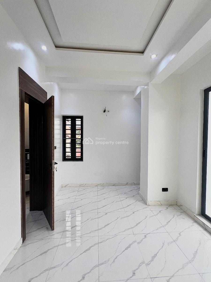 Luxury 2 Bedroom Apartment with Swimming Pool and Elevator., Lekki Phase 1, Lekki, Lagos, Flat / Apartment for Sale