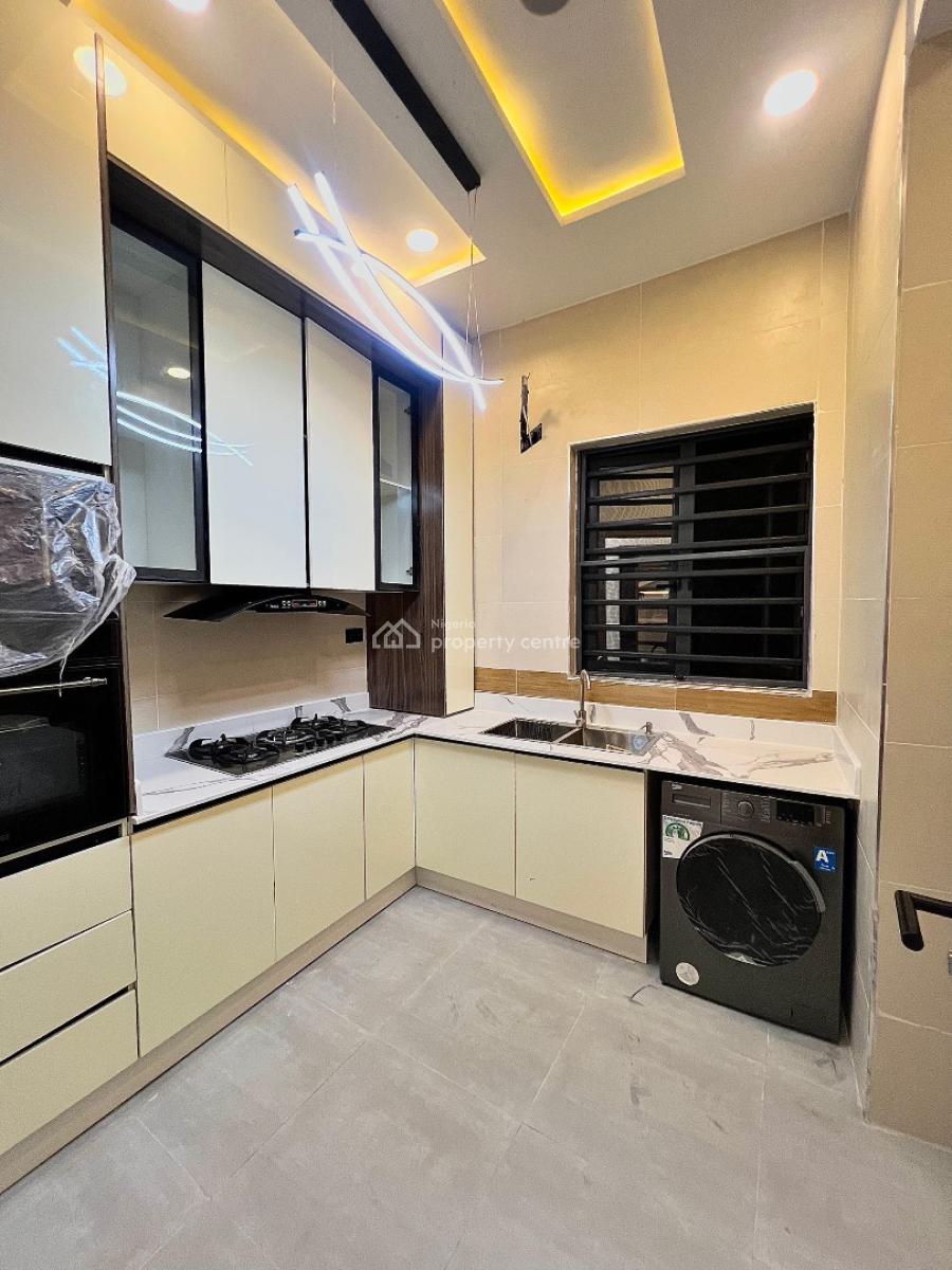 Luxury 2 Bedroom Apartment with Swimming Pool and Elevator., Lekki Phase 1, Lekki, Lagos, Flat / Apartment for Sale